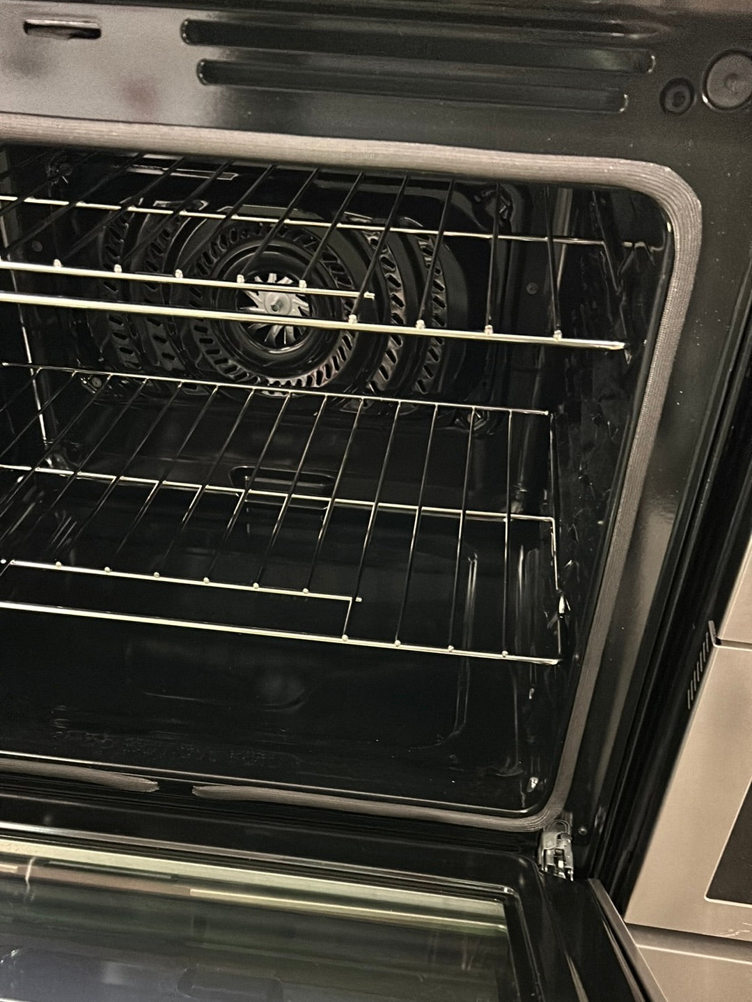 Cuisinière à induction à convection véritable avec friture à air chaud 30 po 6,2 pi³ Gallery de Frigidaire (GCFI306CBF) - Acier inoxydable